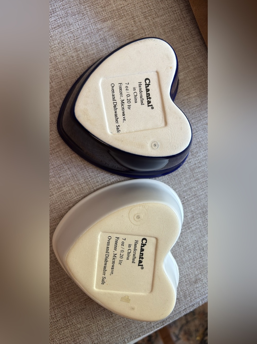 2 Chantal Ceramic Heart Baking Dishes - Picture 2 of 4